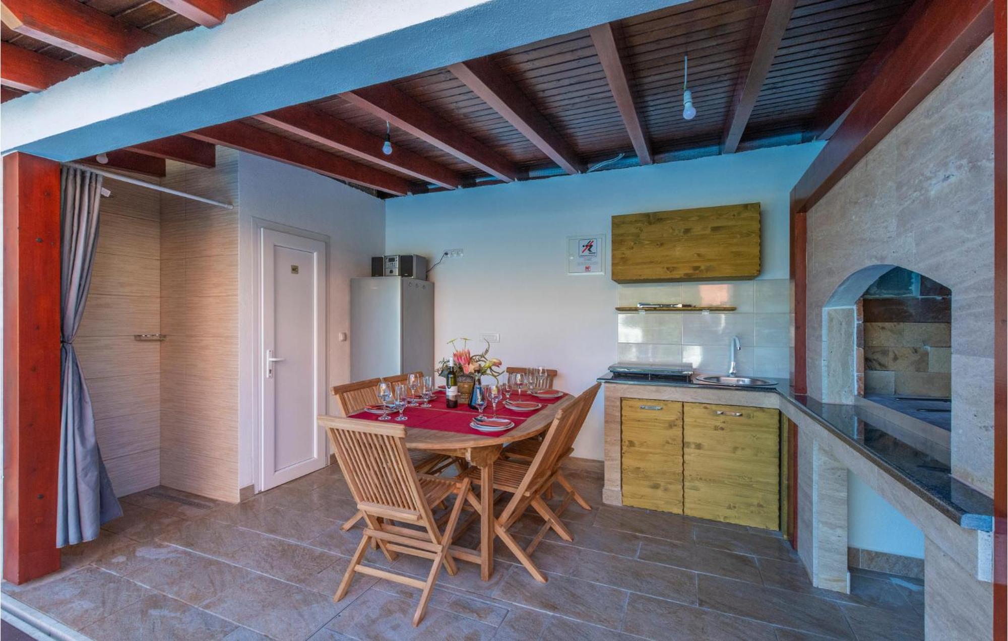 Nice Apartment In Plano With Kitchen Exterior photo