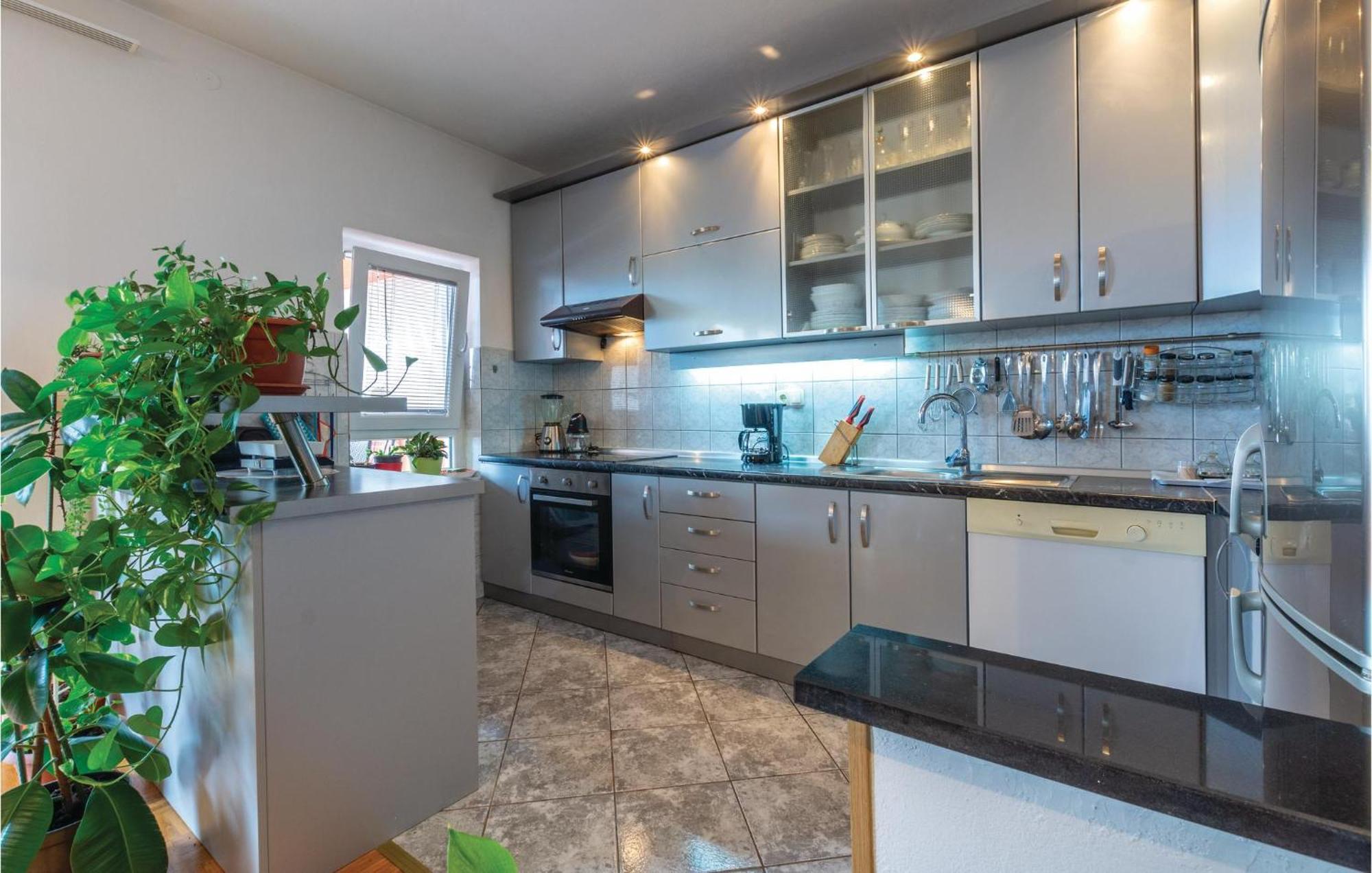 Nice Apartment In Plano With Kitchen Exterior photo